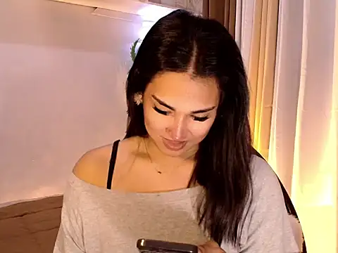 Snapshot of magnificent_kitana chatting on 05-17-26, 09:11 magnificent kitana online show from 05-17-26, 09:11