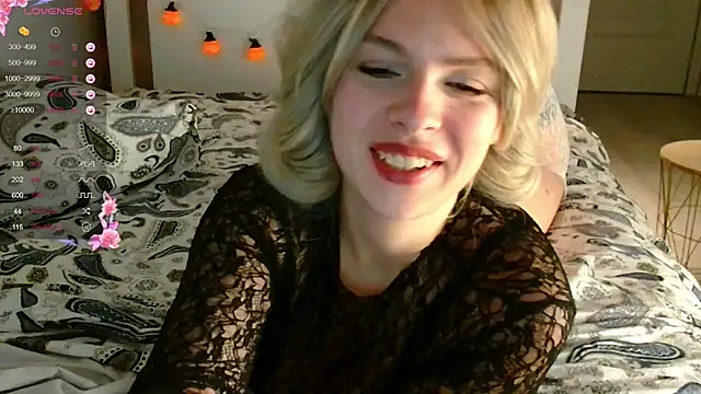Snapshot of babylilly00 chatting on 10-23-25, 03:00 babylilly00 online show from 10-23-25, 03:00