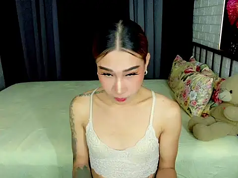 TRANSGODDESSA online show from 09-30-25, 05:34