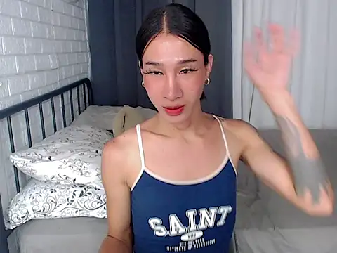 TRANSGODDESSA online show from 04-28-26, 02:27