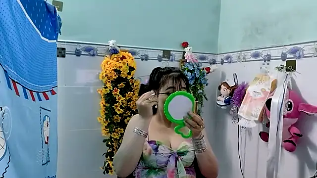 emgaixinhngoan online show from 09-28-25, 03:50