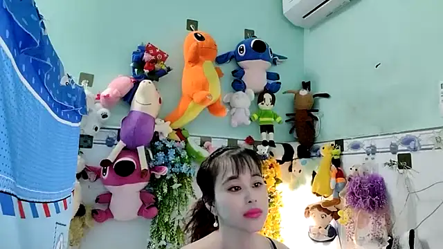 emgaixinhngoan online show from 10-31-25, 03:29