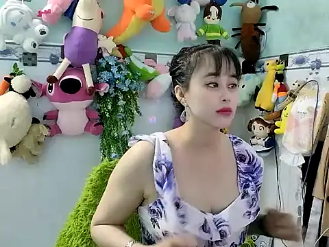 emgaixinhngoan online show from 11-12-25, 02:45