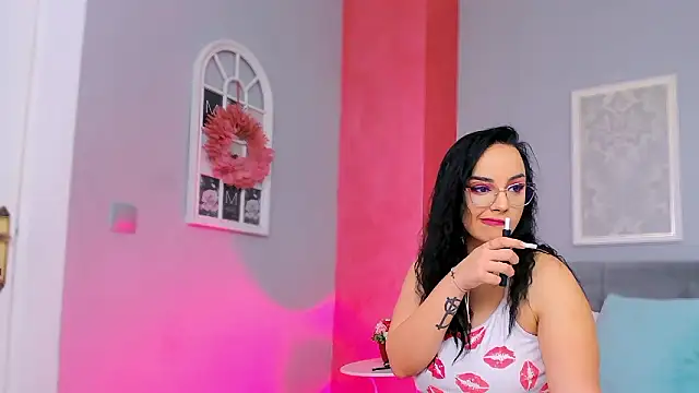 Snapshot of ScarletVex chatting on 01-15-26, 06:22 ScarletVex online show from 01-15-26, 06:22