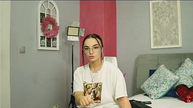ScarletVex online show from 06-10-26, 05:01