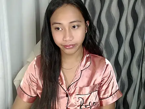 Snapshot of sweetiie_caren chatting on 06-19-26, 01:43 sweetiie caren online show from 06-19-26, 01:43