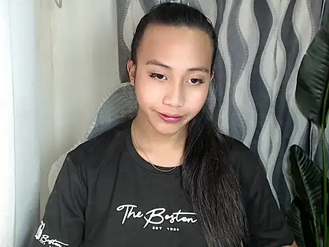 Snapshot of sweetiie_caren chatting on 06-25-26, 06:07 sweetiie caren online show from 06-25-26, 06:07