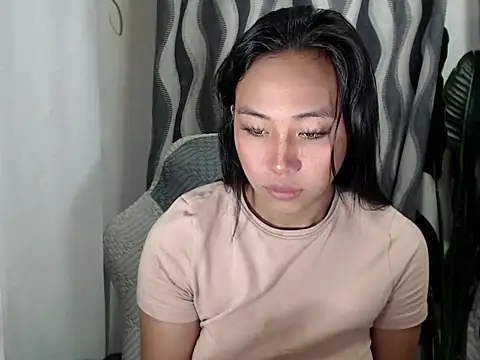Snapshot of sweetiie_caren chatting on 07-26-26, 11:00 sweetiie caren online show from 07-26-26, 11:00