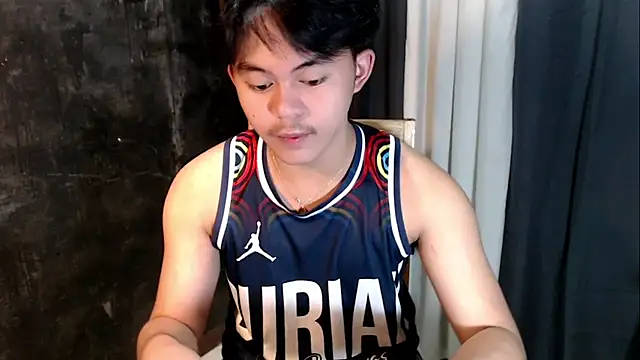 Snapshot of urguy_toshi chatting on 10-19-25, 06:19 urguy toshi online show from 10-19-25, 06:19