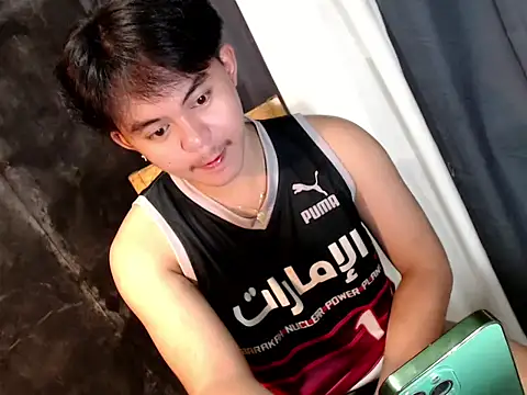 Snapshot of urguy_toshi chatting on 10-22-25, 02:34 urguy toshi online show from 10-22-25, 02:34