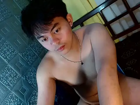 Snapshot of urguy_toshi chatting on 02-06-26, 01:47 urguy toshi online show from 02-06-26, 01:47