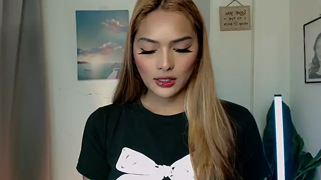 Snapshot of Wena_Larson88 chatting on 09-18-25, 09:11 Wena Larson88 online show from 09-18-25, 09:11