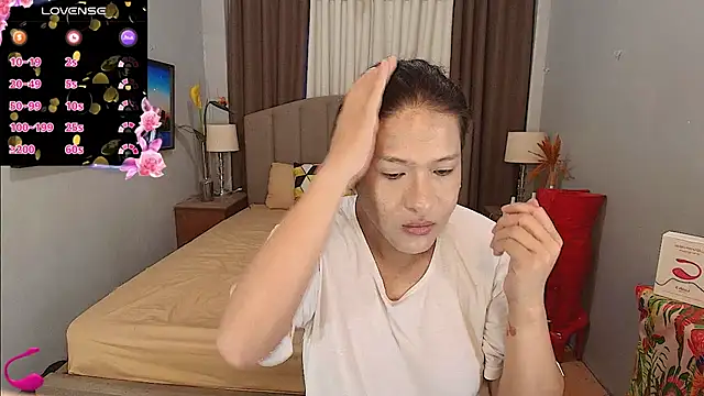 Snapshot of EvaTheMistress chatting on 10-06-25, 02:09 EvaTheMistress online show from 10-06-25, 02:09