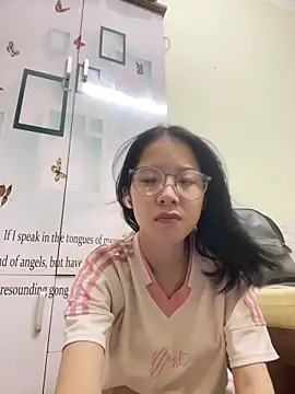 meomeo2k6 online show from 10-21-25, 01:56