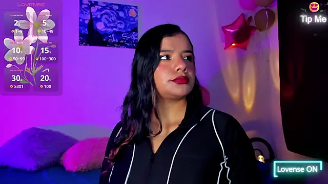 Shophie thoopson online show from 11-26-25, 03:07