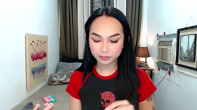 Snapshot of Goddess_Isabel chatting on 10-06-25, 01:47 Goddess Isabel online show from 10-06-25, 01:47