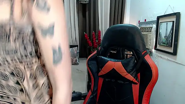 Snapshot of Goddess_Isabel chatting on 10-22-25, 12:44 Goddess Isabel online show from 10-22-25, 12:44