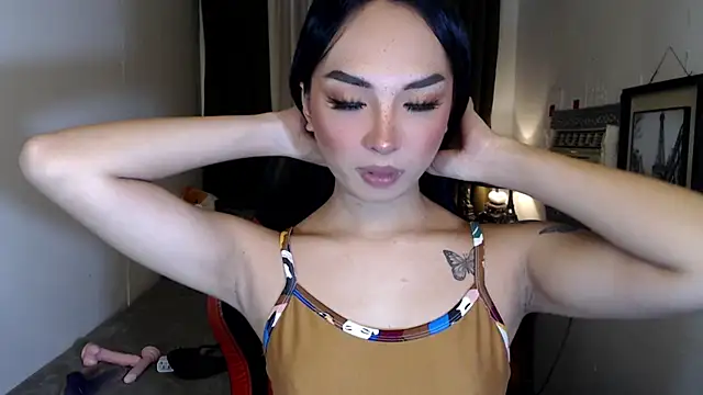 Snapshot of Goddess_Isabel chatting on 10-22-25, 07:57 Goddess Isabel online show from 10-22-25, 07:57