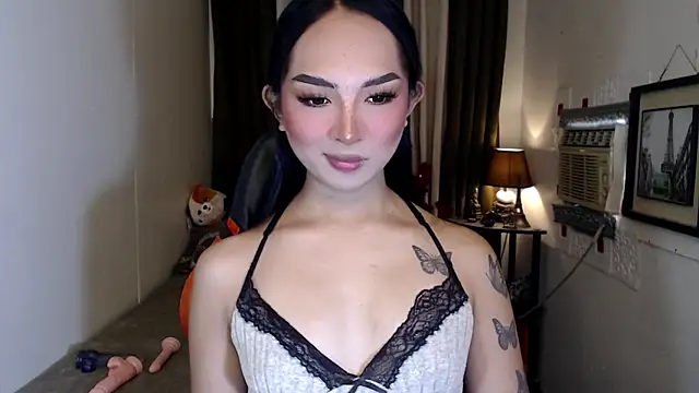 Snapshot of Goddess_Isabel chatting on 10-26-25, 02:50 Goddess Isabel online show from 10-26-25, 02:50