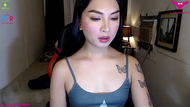 Snapshot of Goddess_Isabel chatting on 11-21-25, 02:32 Goddess Isabel online show from 11-21-25, 02:32