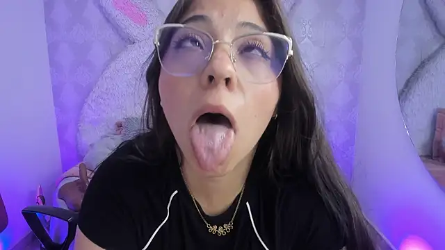 Snapshot of Sarita_jane chatting on 06-05-26, 06:52 Sarita jane online show from 06-05-26, 06:52