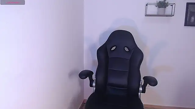 Snapshot of Cleogh_ chatting on 02-10-26, 03:05 Cleogh online show from 02-10-26, 03:05