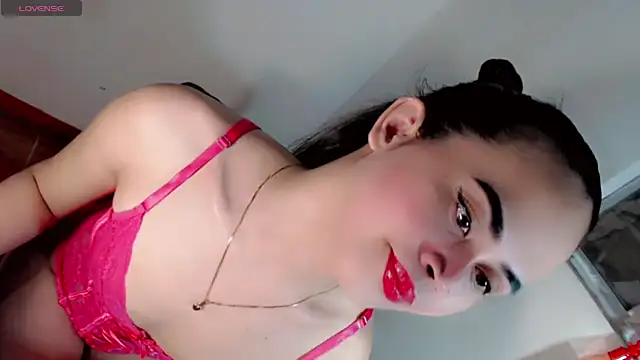 Snapshot of slutty_afina chatting on 11-17-25, 05:35 slutty afina online show from 11-17-25, 05:35