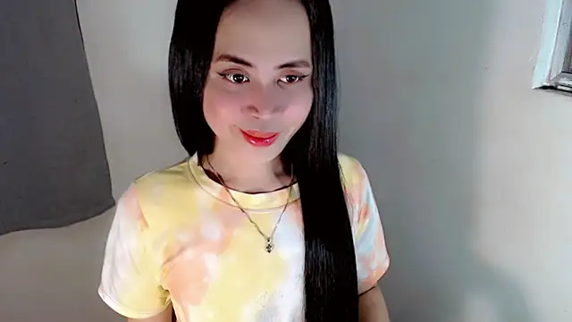 Snapshot of slutty_afina chatting on 11-25-25, 06:02 slutty afina online show from 11-25-25, 06:02