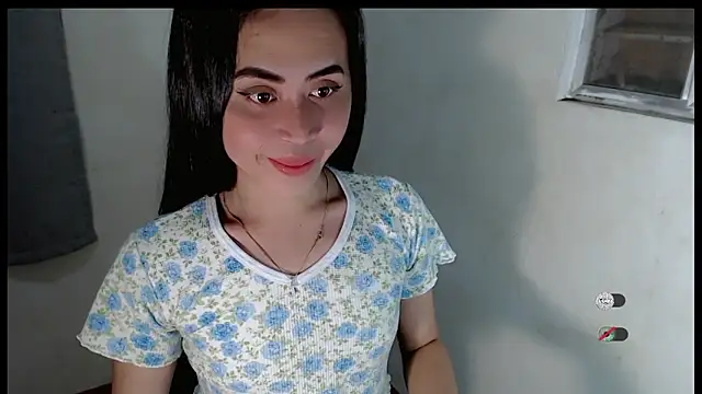 Snapshot of slutty_afina chatting on 01-10-26, 04:58 slutty afina online show from 01-10-26, 04:58