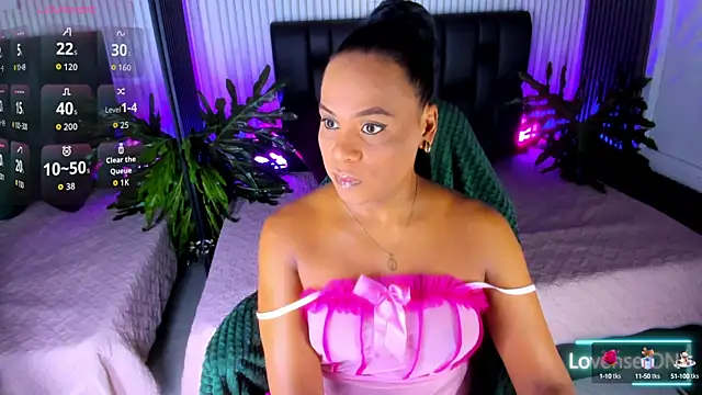 Snapshot of AriebonyBrooke chatting on 10-15-25, 11:43 AriebonyBrooke online show from 10-15-25, 11:43