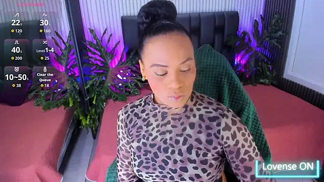 Snapshot of AriebonyBrooke chatting on 10-25-25, 11:40 AriebonyBrooke online show from 10-25-25, 11:40