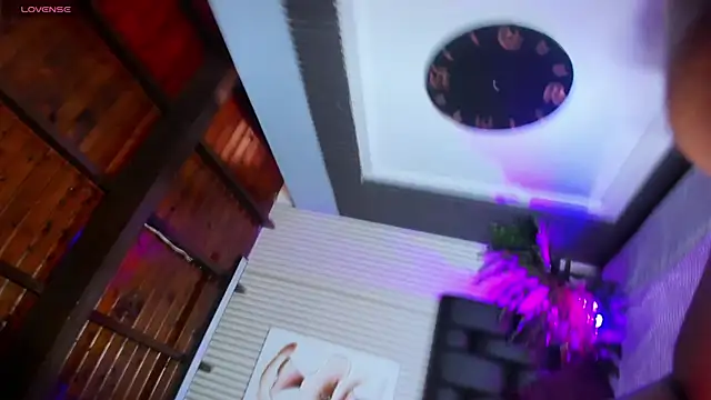 Snapshot of AriebonyBrooke chatting on 03-12-26, 12:00 AriebonyBrooke online show from 03-12-26, 12:00