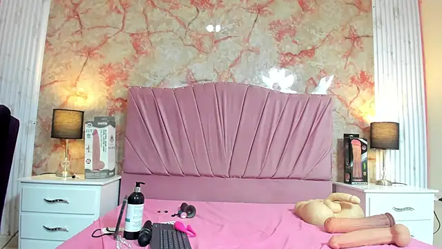 Snapshot of Wonderkloe_ chatting on 01-15-26, 07:28 Wonderkloe online show from 01-15-26, 07:28