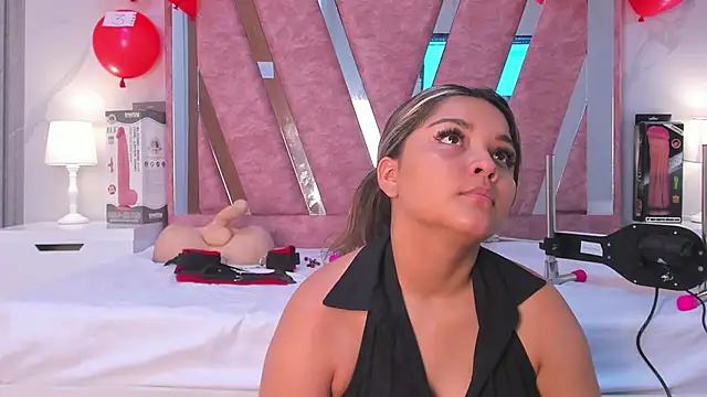 Snapshot of Wonderkloe_ chatting on 02-20-26, 08:20 Wonderkloe online show from 02-20-26, 08:20