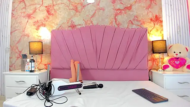 Wonderkloe  online show from 03-29-26, 02:55