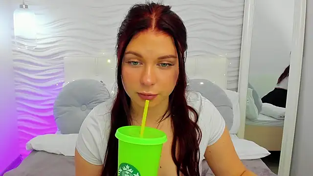 Snapshot of LizyBex chatting on 10-24-25, 05:37 LizyBex online show from 10-24-25, 05:37