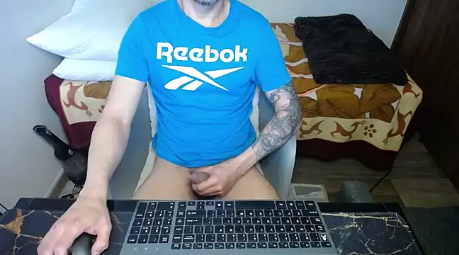 bossking017 online show from 02-04-25, 01:16