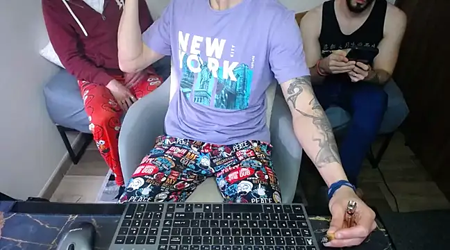 bossking017 online show from 02-08-25, 04:47