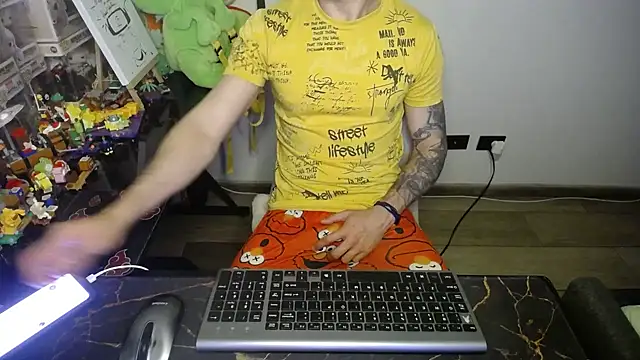 bossking017 online show from 09-09-25, 04:01