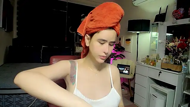 Snapshot of XhotcockcumXts chatting on 03-14-26, 08:31 XhotcockcumXts online show from 03-14-26, 08:31