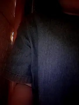 Snapshot of daisylouis chatting on 03-08-26, 09:24 daisylouis online show from 03-08-26, 09:24