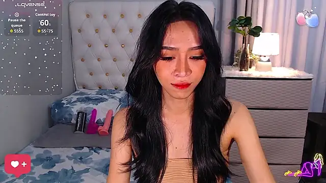 Snapshot of megumishemale_x chatting on 01-11-26, 07:41 megumishemale x online show from 01-11-26, 07:41