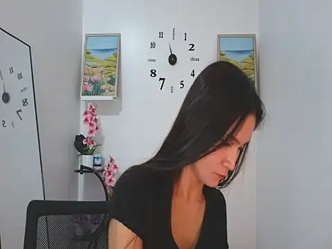 anne smithe online show from 11-05-25, 01:33