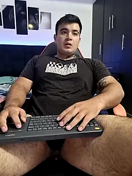 Snapshot of thiago__cp01 chatting on 09-10-25, 03:17 thiago cp01 online show from 09-10-25, 03:17