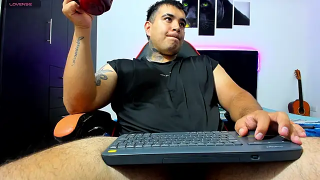 Snapshot of thiago__cp01 chatting on 06-20-26, 03:53 thiago cp01 online show from 06-20-26, 03:53