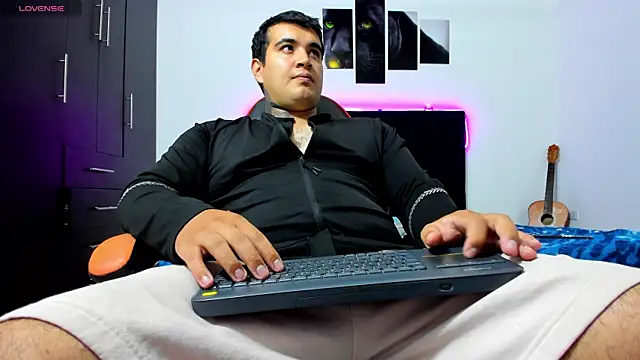 Snapshot of thiago__cp01 chatting on 07-25-26, 03:48 thiago cp01 online show from 07-25-26, 03:48