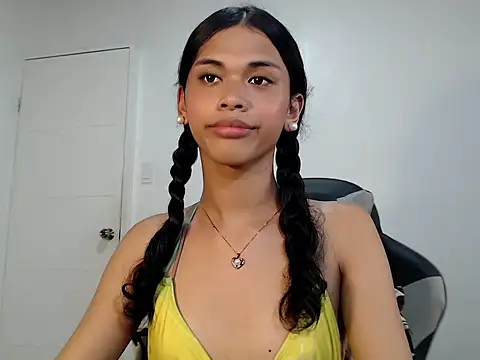 Snapshot of urcurlydiva chatting on 11-08-25, 06:24 urcurlydiva online show from 11-08-25, 06:24