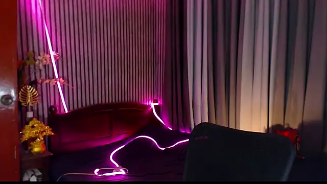 Unforgettablejulia online show from 02-03-26, 04:12