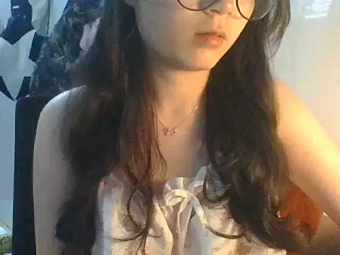 Snapshot of Linzly chatting on 09-21-25, 09:00 Linzly online show from 09-21-25, 09:00