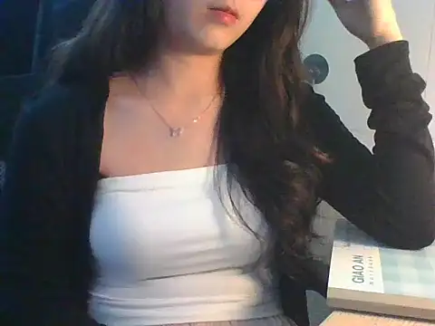 Snapshot of Linzly chatting on 10-25-25, 05:08 Linzly online show from 10-25-25, 05:08